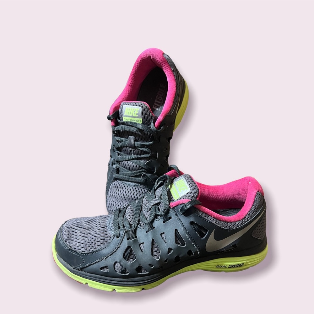 Nike dual Fusion run 2, woman running shoes , size 8, pre owned .